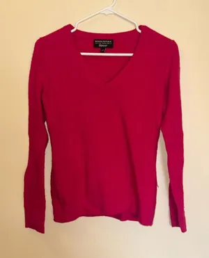 Banana Republic Pink V-Neck Sweater Women’s Small Knit Pullover Casual Top thumbnail 1