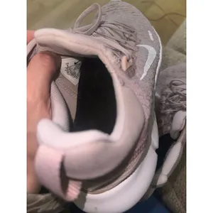 Nike pink shoes thumbnail 6