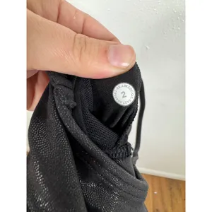 Lululemon Flow Y Bra Nulu Black Shine Metallic Foil Sports Bra Size 2 LW2DCQS thumbnail 4