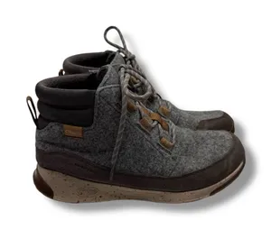 Chaco Borealis Ledge Waterproof Boots Women's 10‎ Gray Wool Suede Winter thumbnail 1