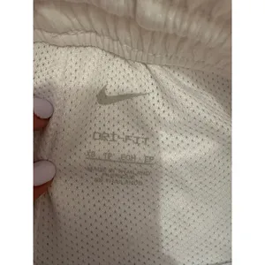 Nike Fly Basketball Shorts Womens XS White Black Dri-FIT Mesh Athletic Striped thumbnail 4