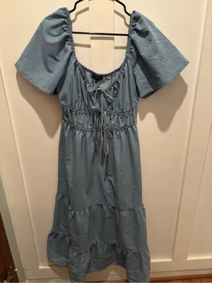 Hint of Blush Tiered Denim Midi Dress Sz L thumbnail 1