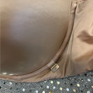 Victoria's Secret Tan Bra‎ thumbnail 2