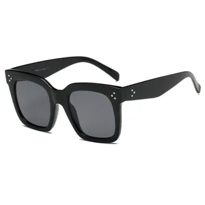 Square Black Sunglasses UVA/UVB thumbnail 2