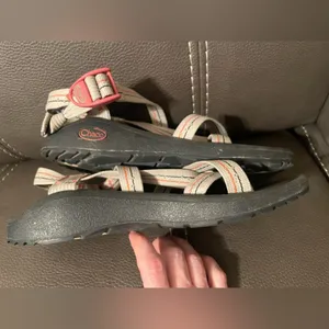 Chaco women’s size 9 adjustable sandals. thumbnail 5