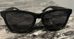 Classic Black Sunglasses thumbnail 1