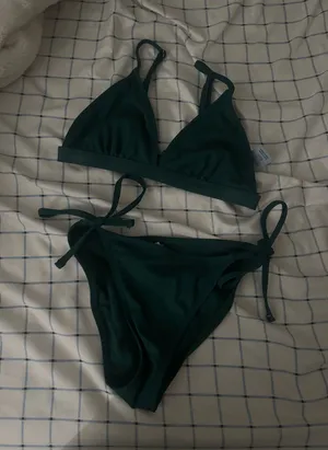 Green Bikini Target thumbnail 1