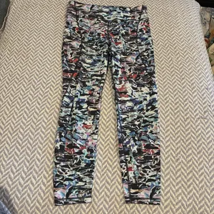Lululemon Leggings Womens Size 12 Wonder Under High Rise Culture Clash Multi thumbnail 2