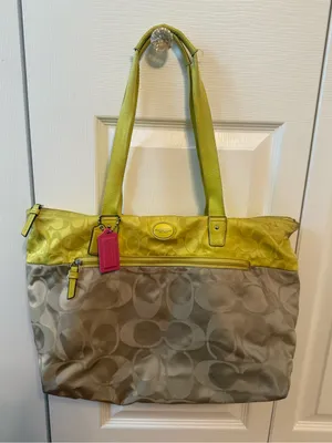 Y2K Coach Getaway Nylon Signature Tote in Yellow and Cream thumbnail 2
