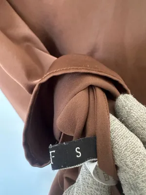 Motf Satin V-Neck Blouse Size S Brown Short Sleeve Top thumbnail 3