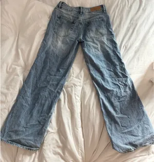 PacSun Low-Rise Baggy Jeans Wide-Leg thumbnail 2