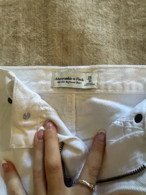 Abercrombie & Fitch white denim mid rise boyfriend shorts size 25/0 thumbnail 3
