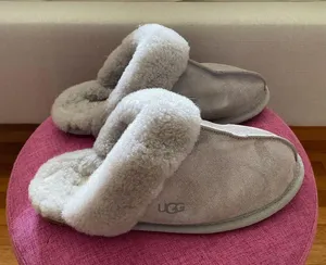 UGG Slippers thumbnail 2