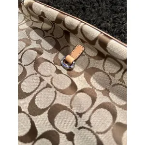 Classic coach pattern handbag in brand new condition thumbnail 6