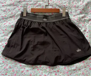 ALO YOGA black athletic mini skirt, size M thumbnail 1