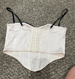 White top thumbnail 1