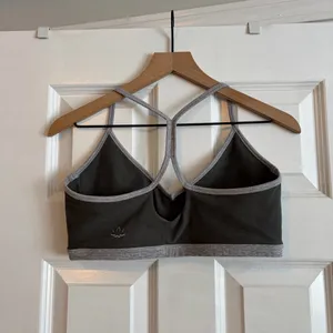 Beyond Yoga Sports Bra thumbnail 3