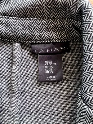 Tahari blazer thumbnail 5