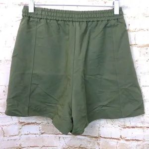 Uniqlo Womens Pleated Front Elastic Waist Short High Rise Green Rayon Blend Sz M thumbnail 5