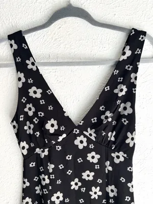 Princess Polly Black & White Daisy Floral Midi Dress Size US 0 thumbnail 4