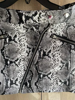 Size medium forever 21 mini faux leather skirt thumbnail 4