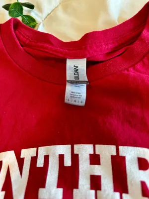 Gildan Red Winthrop University Graphic T-Shirt - Size Large (L) thumbnail 5