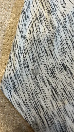 Lululemon top thumbnail 3