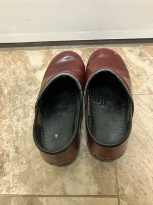 Dansko Professional Clogs in rich burgundy reddish-brown leather finish Size 39 thumbnail 2