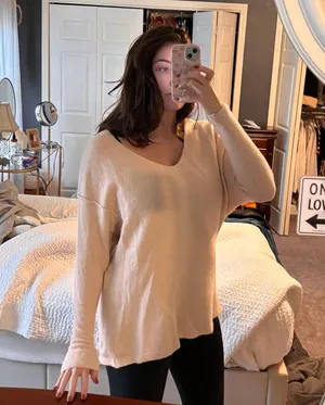 Sweater thumbnail 2