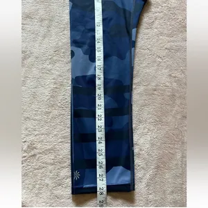 Athleta Women's‎ Blue Camo Sonar Capri Compression Leggings Size S thumbnail 9