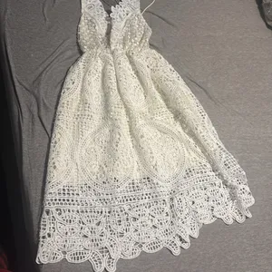 White lace dress size large thumbnail 2