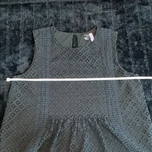Women's Banana Republic Peplum Black Eyelet Lacy Ruffle Sleeveless Blouse Medium thumbnail 6