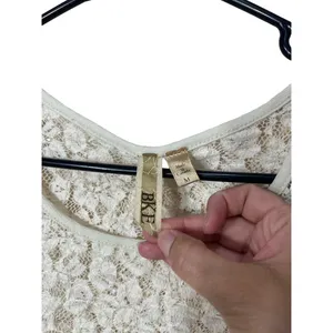 BKE Cream Lace Short Sleeve Sheer‎ Floral Pattern Top Y2K Medium thumbnail 4