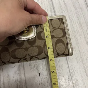 Coach turn lock Signature Brown Tan Gold Wallet With Insert thumbnail 11