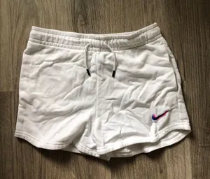 Nike Essential Sweatshorts thumbnail 1