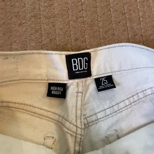 Urban Outfitters BDG High Rise Baggy White Jeans thumbnail 5