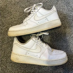 Nike Air Force 1 07 thumbnail 1