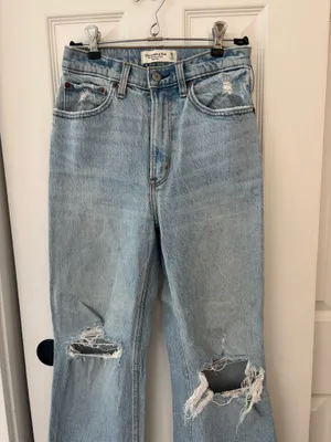 Abercrombie 90s Relaxed High-Rise Jeans thumbnail 3