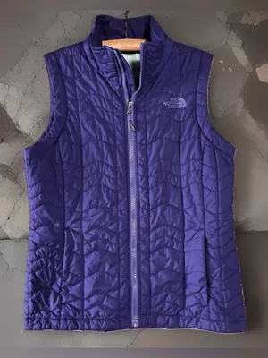The North Face Thermoball Puffer Vest Women’s Quilted Full Zip Sz S Outdoors Ski thumbnail 1