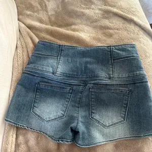 Tinseltown Y2K denim booty shorts thumbnail 3