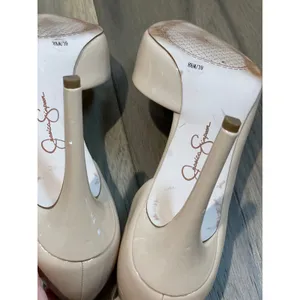 Jessica Simpson Beige Patent Leather Pointed Toe Pumps Size 8.5 thumbnail 8