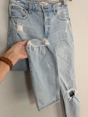 NEW Abercrombie & Fitch High Rise Light Blue Distressed Jeans Size 28 / 6 Curve thumbnail 3