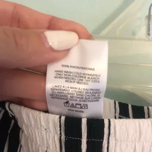 Black and white outfit from EXPRESS thumbnail 7