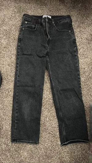 Abercrombie Ultra High-Rise Jeans Ankle Straight thumbnail 1