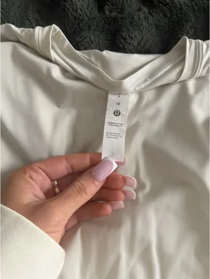 Lululemon Tee Short Sleeve Grey thumbnail 3