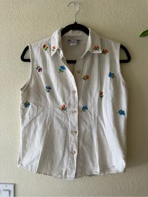 Vintage Sleeveless Embroidered Button-Front Cotton/Linen Top - Cream/Bei thumbnail 2
