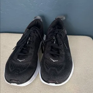 Hoaka Hupana One Black and White Women's Athletic Shoes thumbnail 2