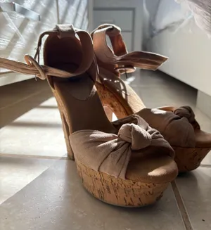 Bakers heels Tan Size 9 thumbnail 1