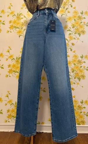Forever 21 curvy 90’s straight leg jeans size 28 thumbnail 2