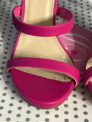 Delicious Women’s Estella Hot Pink Strappy Ankle-Heel Sandals SZ 6 BNIB thumbnail 7